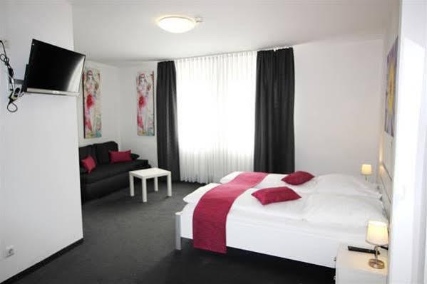 Am Blumenhaus 2*