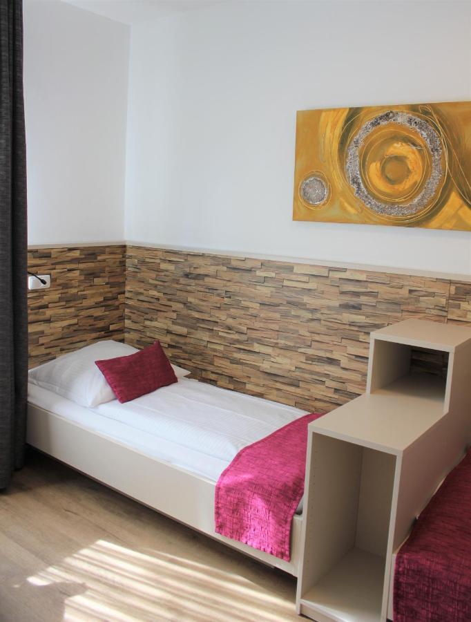 Hotel Am Blumenhaus 2*