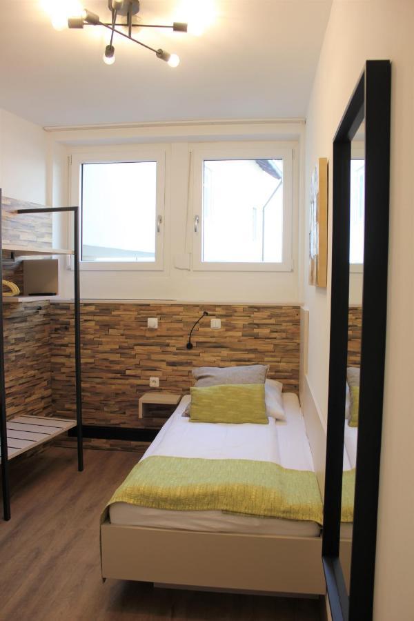 Am Blumenhaus 2*